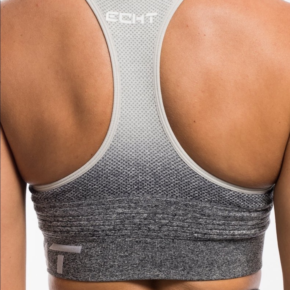 ECHT set top is S and bottom is small